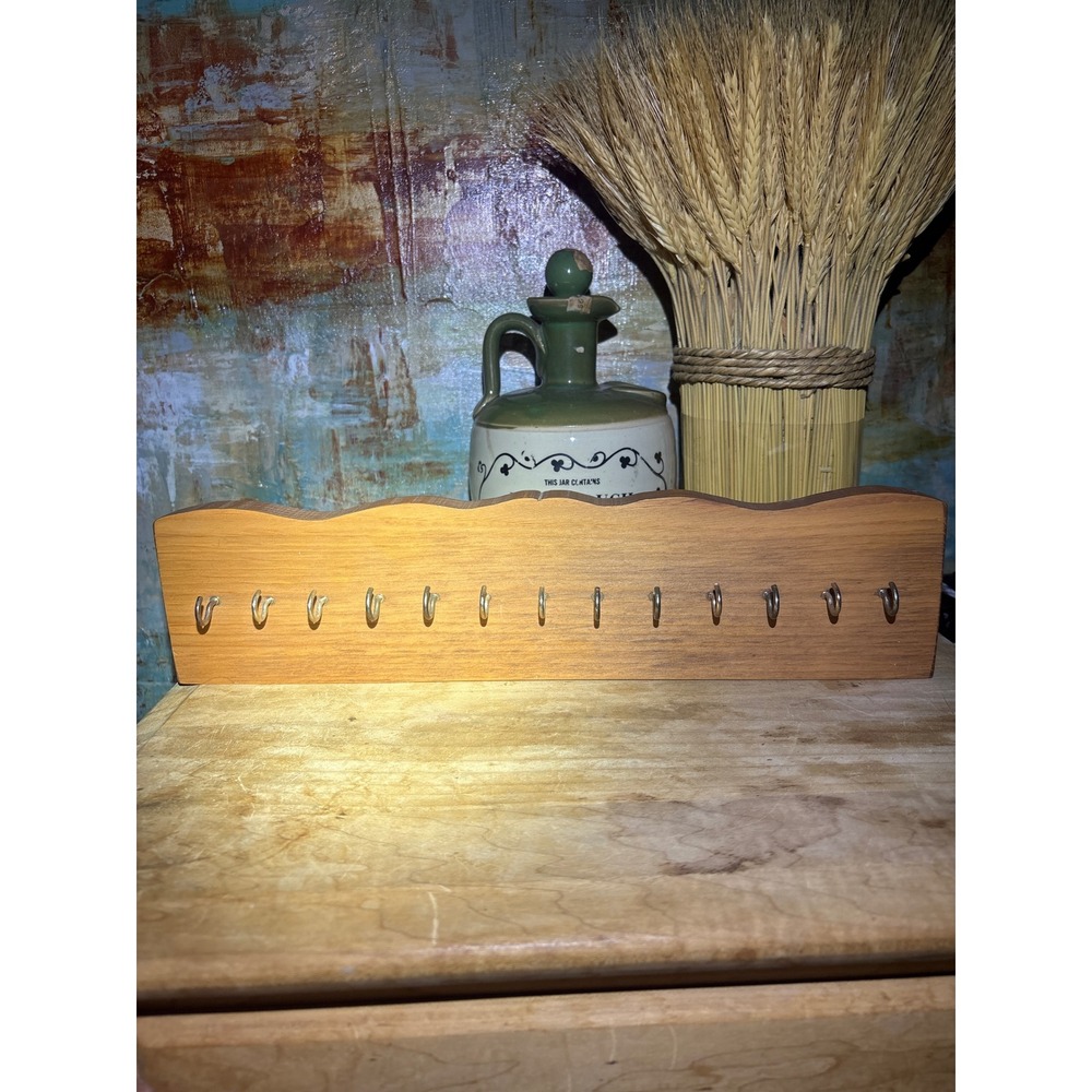 Vintage Scalloped Wood Wall Mount Jewelry Key Rack 12 Hook Organizer Brown 14in